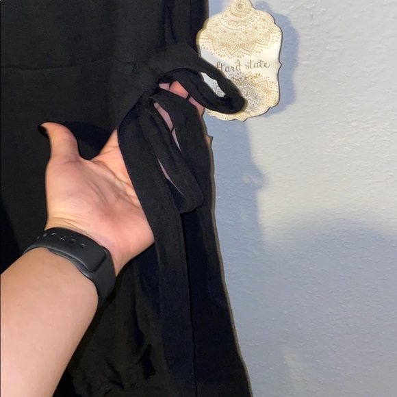 Black dress - Picture 4 of 4